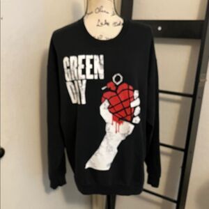 Green Day Band Music Black Distressed Graphic Design Pullover Sweatshirt